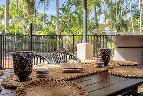 3-bed Family Home With Pool & BBQ by the Beach
