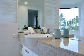 Beachfront 3-bed With Pool & Stunning Ocean Views