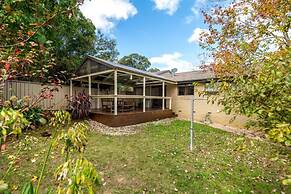 Spacious and Restful Holiday Home With Backyard