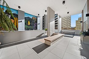 Stylish 2-bed Apartment in Canberra CBD