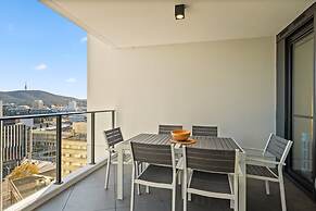 Stylish 2-bed Apartment in Canberra CBD