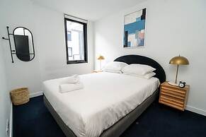 Idyllic 1-bed Near Popular Shopping Streets