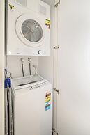 Idyllic 1-bed Near Popular Shopping Streets