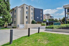 Sleek 2-bed Apartment in Vibrant Kingston