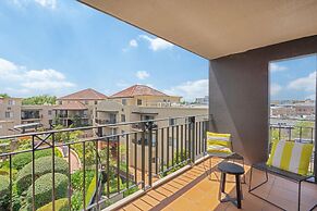 Sleek 2-bed Apartment in Vibrant Kingston
