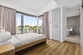 Bright & Modern 3-bed Townhouse in Rosebery