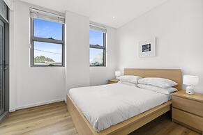 Bright & Modern 3-bed Townhouse in Rosebery