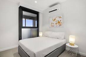 High-rise 3-bed Apartment With Premium Amenities