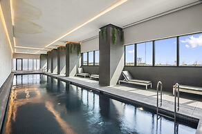 High-rise 3-bed Apartment With Premium Amenities