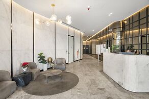 High-rise 3-bed Apartment With Premium Amenities