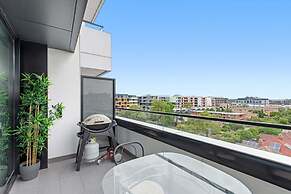 Eclectic 1-bed Apartment With Pool and Gym