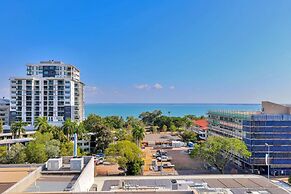 Stylish 1-bed Darwin City Stay With Balcony Views