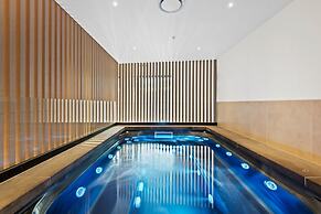 Executive 2-bed Apartment With Views, Gym and Spa