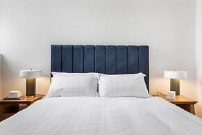 Modern 2-bed Ivanhoe Unit With Parking