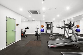 Surfers Paradise 1-bed With Stunning Views & Pool