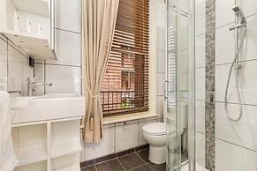 Cosy and Central City Studio Near Attractions
