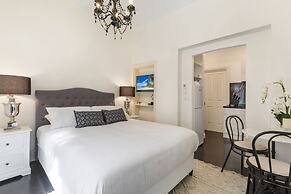 Cosy and Central City Studio Near Attractions