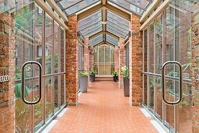 Cosy and Central City Studio Near Attractions