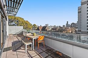 Chic Inner City Convenience, With Secure Parking