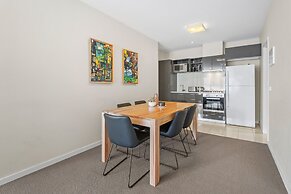 Chic Inner City Convenience, With Secure Parking