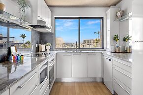 2-bed Near Beach With BBQ & Stunning Ocean Views