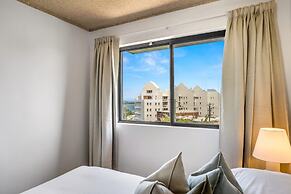 2-bed Near Beach With BBQ & Stunning Ocean Views