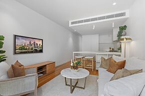 Stylish 2-bed Victorian Terrace in Carlton
