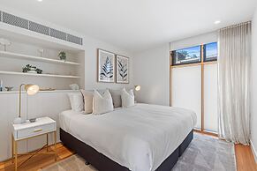 Stylish 2-bed Victorian Terrace in Carlton