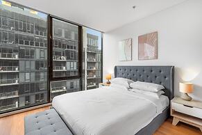 Luxe 2-bed Apartment With River Views Near Casino