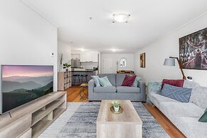 Luxe 2-bed Apartment With River Views Near Casino