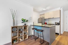 Luxe 2-bed Apartment With River Views Near Casino