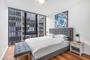 Luxe 2-bed Apartment With River Views Near Casino