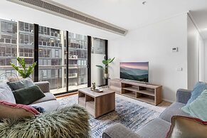 Luxe 2-bed Apartment With River Views Near Casino