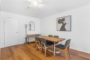 Luxe 2-bed Apartment With River Views Near Casino
