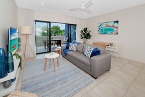 Coastal 2-bed With Parking & Pool by the Ocean