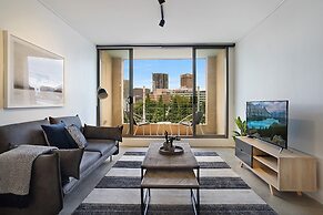 Central 1-bedroom Apartment With City Views