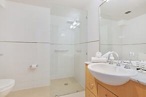 Central 1-bedroom Apartment With City Views