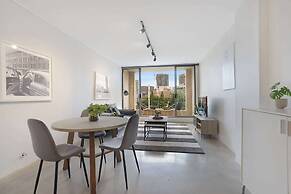 Central 1-bedroom Apartment With City Views