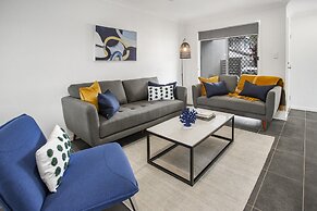 Comfortable 3-bed Retreat Close Parks