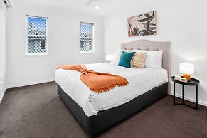 Comfortable 3-bed Retreat Close Parks