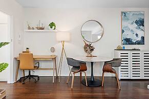 Contemporary 1-bed Unit Near Chapel St