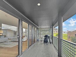 2-bed Beach Haven With Garden & Alfresco Dining