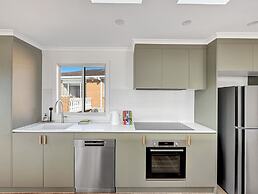 2-bed Beach Haven With Garden & Alfresco Dining