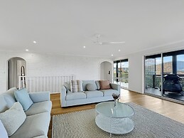 2-bed Beach Haven With Garden & Alfresco Dining