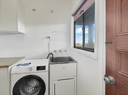 2-bed Beach Haven With Garden & Alfresco Dining