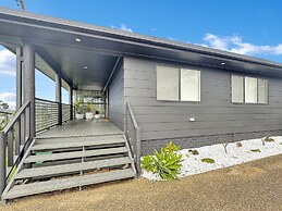 2-bed Beach Haven With Garden & Alfresco Dining