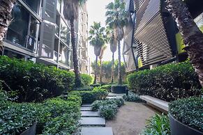 Elegant 1-bed Apartment With Premium Amenities