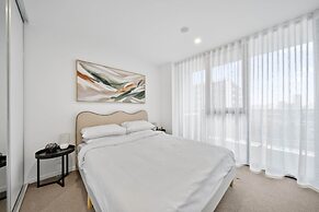 2-bed Haven: Impeccable Interiors & Chic Amenities