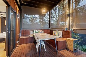 Stylish New Farm Apartment With Courtyard
