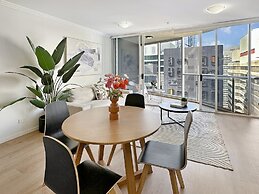 High-rise 2-bed Apartment With Gym, BBQ & Pool
